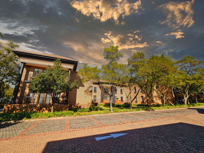 To Rent: Office in Morningside with gym access, backup systems, and lush gardens.