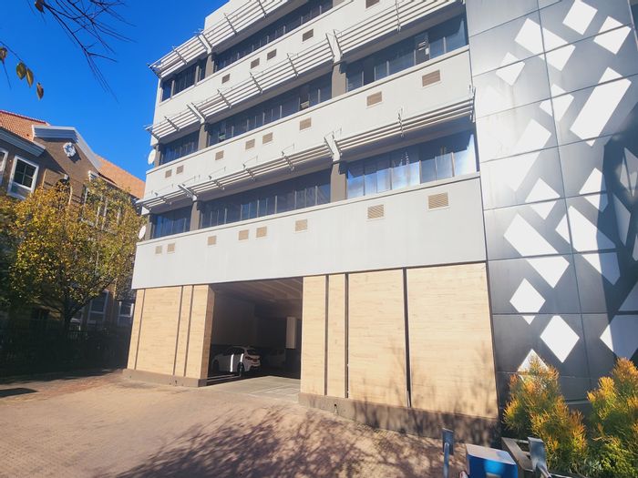 Office To Rent in Sandown: Prime location, 24-hour security, meeting rooms, ample parking.