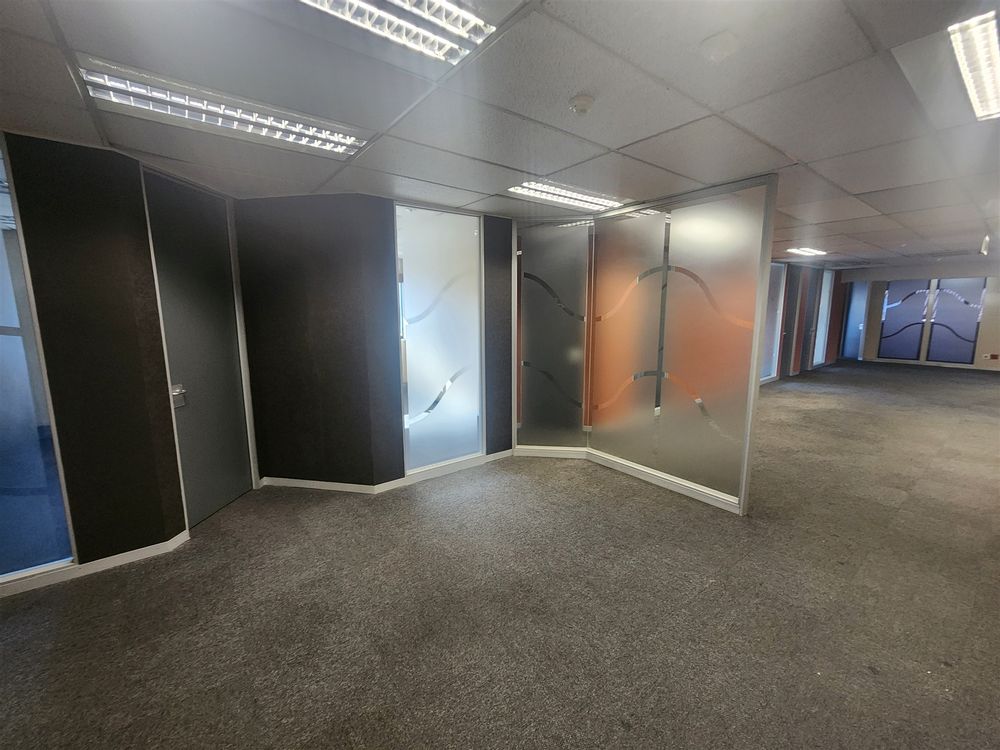 3 Gwen Lane - Sandton - 3rd FL 1536m² (9)