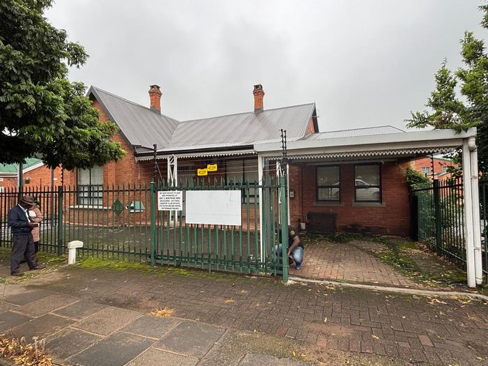 Spacious office for sale in Pietermaritzburg Central with ample parking and facilities.