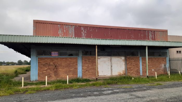 Commercial property for sale in Sonland Park with multiple vacant stands included.