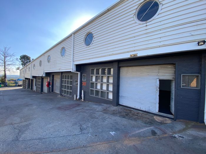 Interlinking industrial units for rent in Halfway House with security and office space.