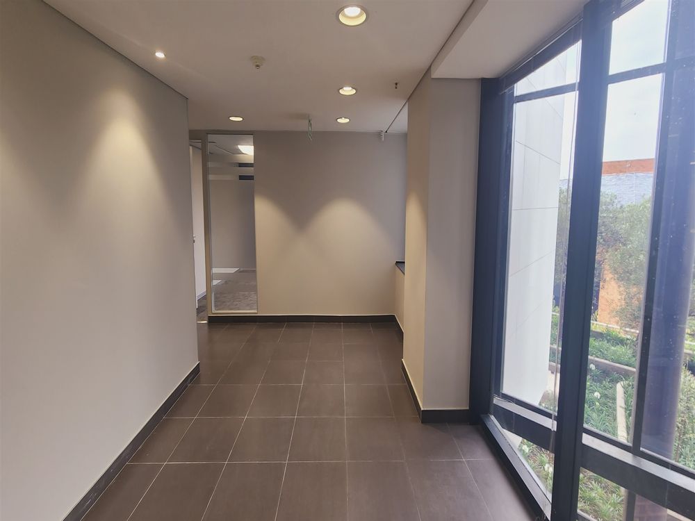 3 Sandown Valley Crescent - Sandton - SW 1stfl 1075m² (2)
