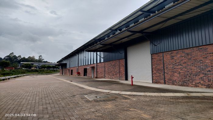 Industrial space to rent in Laser Park: 495m2 warehouse, office, and utilities included.