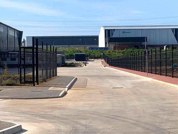 Industrial warehouse in Mount Moriah to rent, features dock loaders and 24-hour security.