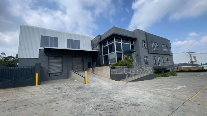 Industrial warehouse to rent in Linbro Park with ample parking and backup generator.