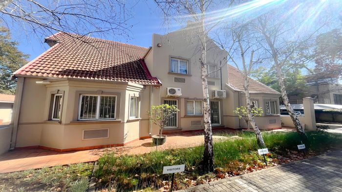 Office To Rent in Houghton Estate: Air-conditioned, private kitchen, 24/7 security access.