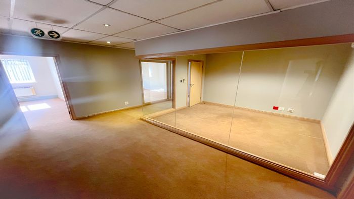 Prime 575m² office in Houghton Estate, 24-hour security, backup generator, two floors.