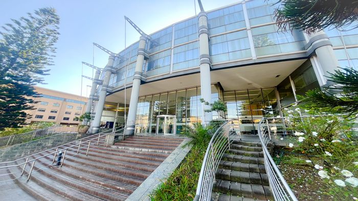 To Rent: Office in Parktown with flexible layout, secure access, and ample parking.