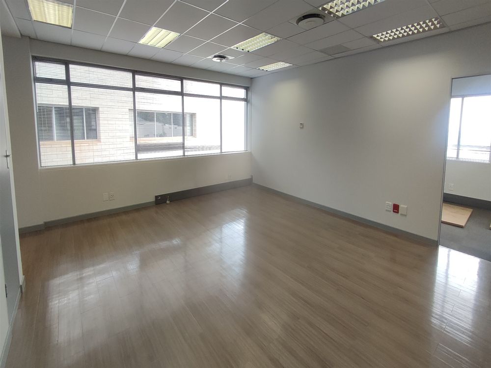 33 Fricker Road-Illovo-2ndFl 936.7m² (12)