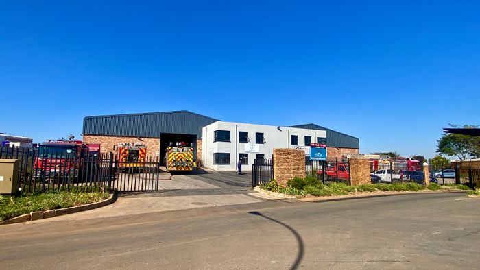Industrial property in Clayville for sale: secure park, 450 Amps power, rental income.