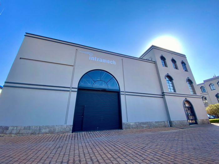 Industrial Unit for Sale in Glen Austin AH: 593sqm, Backup Power, Secure Location.