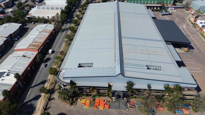 North Riding Industrial Property To Rent: 13,568m² warehouse and office space available.