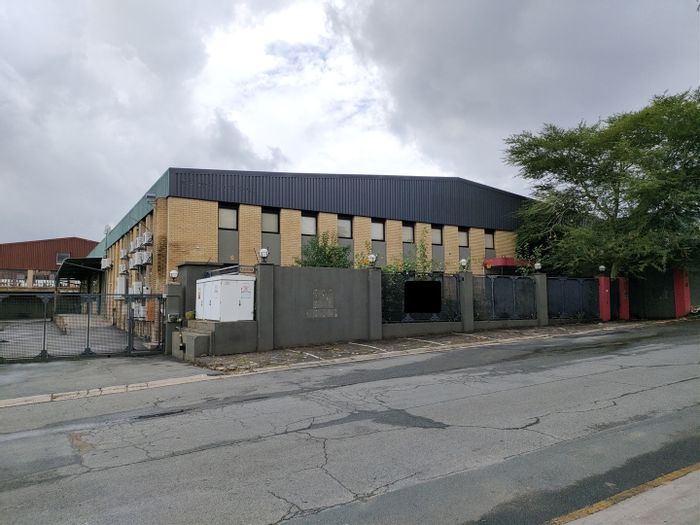 Industrial Warehouse To Rent in Strijdompark with ample space and secure access.