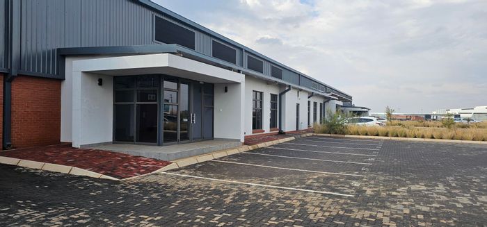 Industrial space to rent at Olivewood Hub Business Park, 1774m², direct landlord access.