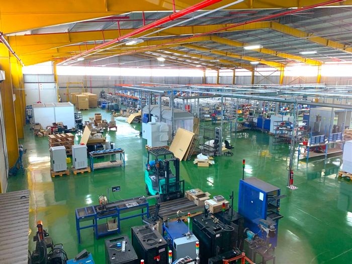 Industrial property in La Mercy Central, 24-hour security, large paved yard. To Rent.