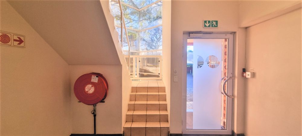 4 Coombe Place-Edenburg-Unit 3 (11)