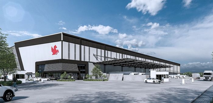 Industrial warehouse to rent in Linbro Park with ample yard and office space.