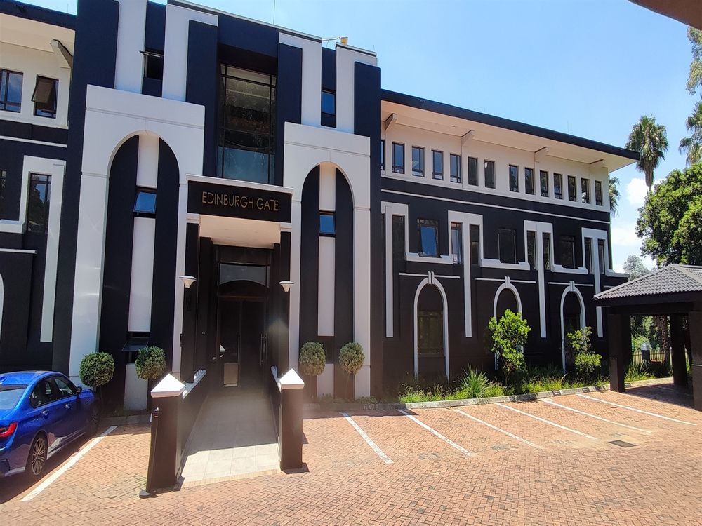 Hyde Park Lane Edinburgh Gate Exterior