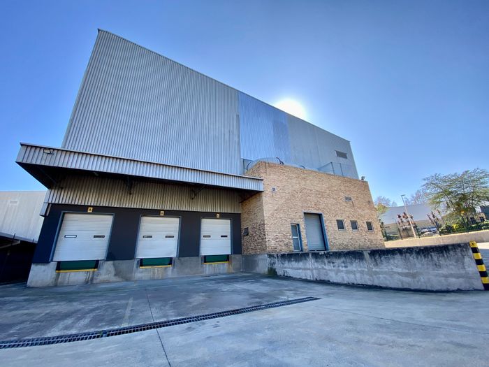 Industrial property in Longmeadow to rent with extensive warehouse and office space.