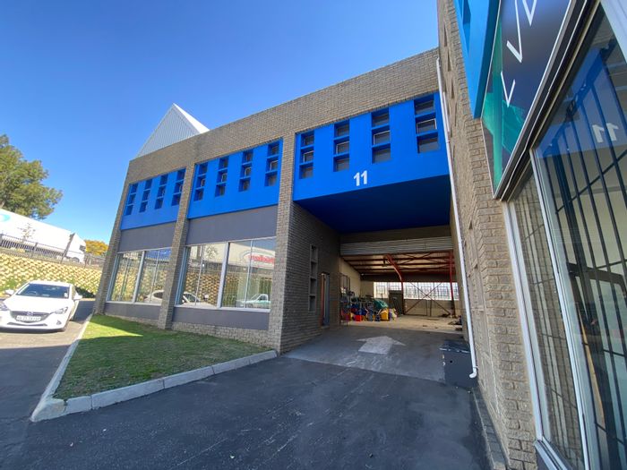 Industrial Unit To Rent in Halfway House: 550m2, 3-Phase Power, Carwash Facility.