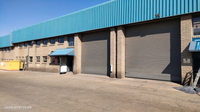 Kya Sands Industrial Unit To Rent: Secure complex, efficient layout, easy access.