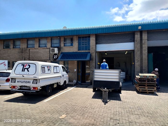 Kya Sands Industrial Unit To Rent: Secure complex, efficient layout, easy access.