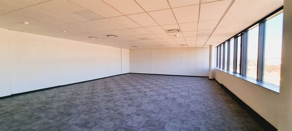 Woodmead North-Waterfall-Building C (10)