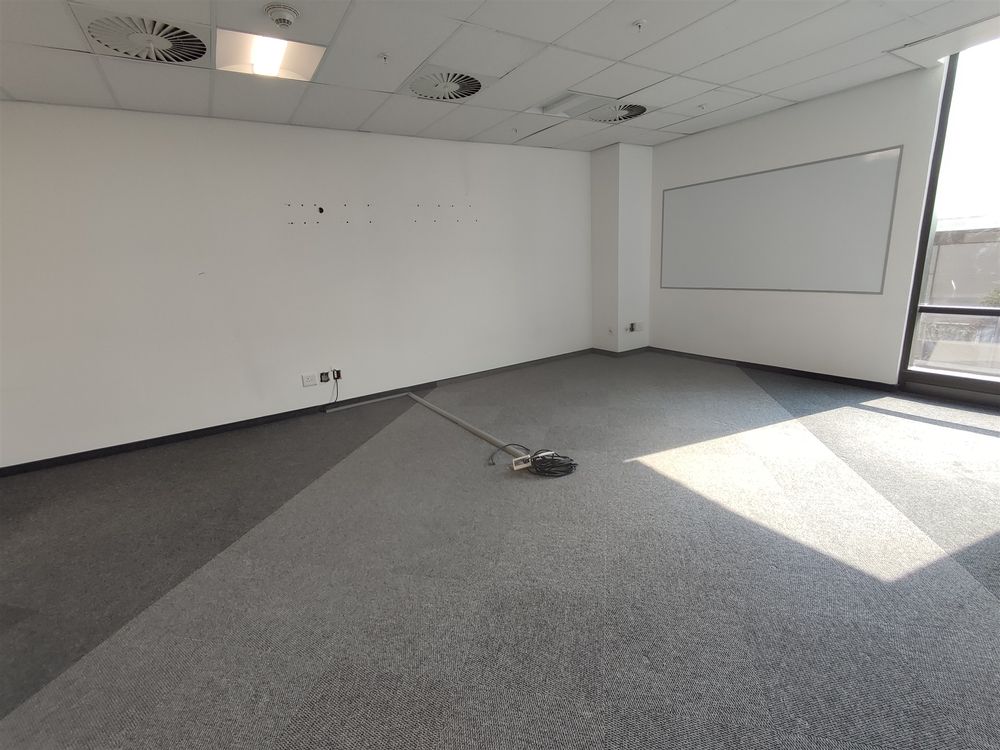 Rosebank Towers - Rosebank- 1stfl NE 718 m² (6