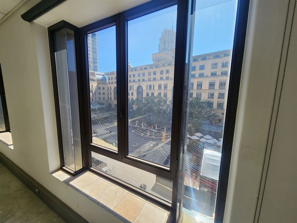 Nelson Mandela Square - Sandton - 3rdfl SW 213m² (5