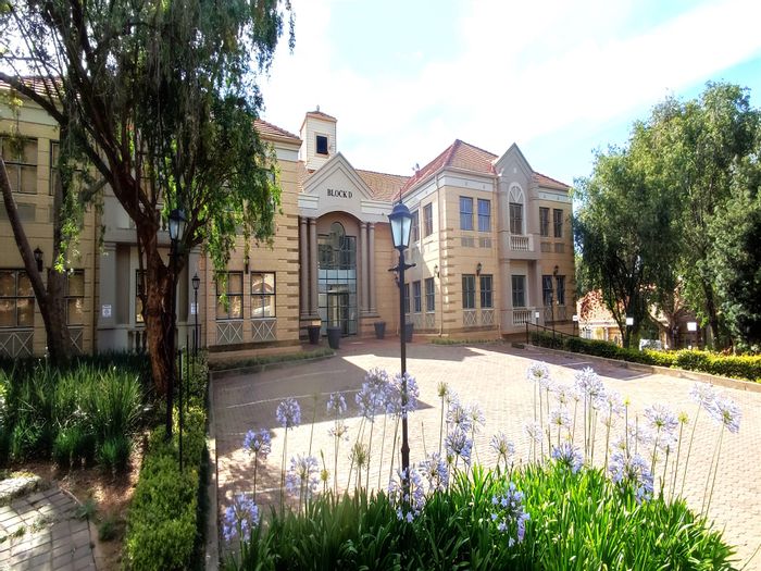 Dunkeld Office To Rent: Prime location, secure access, flexible layouts, and backup utilities.