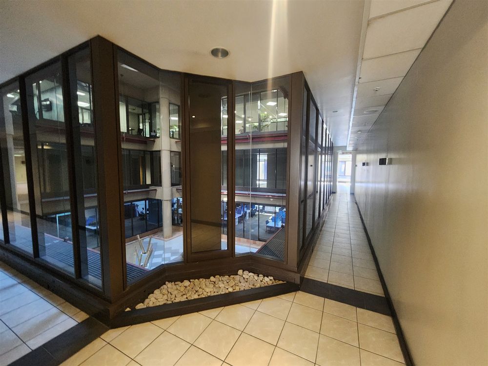 Nelson Mandela Square - Sandton - 3rdfl SW 1234m² (8