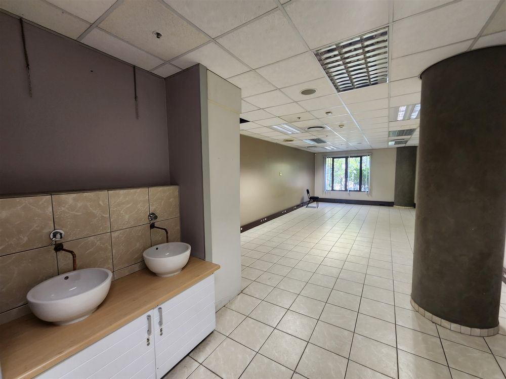 Nelson Mandela Square - Sandton - 3rdfl SW 1234m² (10