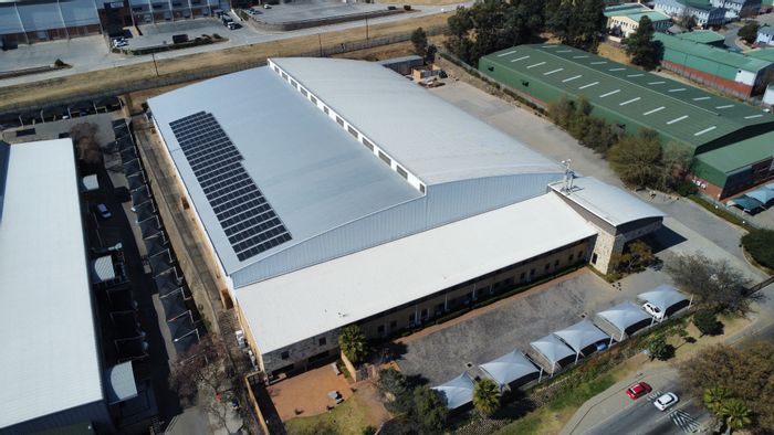 Industrial facility to rent in Linbro Park with 8500 sqm, 7 roller doors.