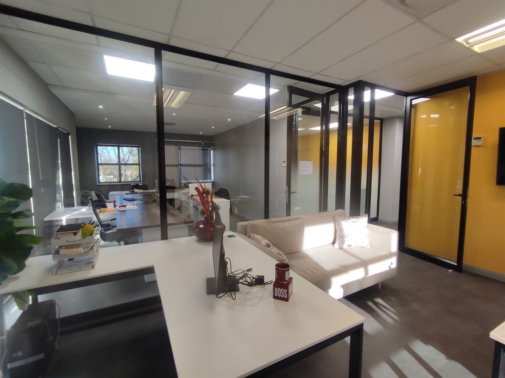 16 Fricker Road- Illovo - Grfl 194.18m² (10