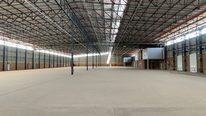 Industrial space to rent in Airport Park with multiple access points and security.
