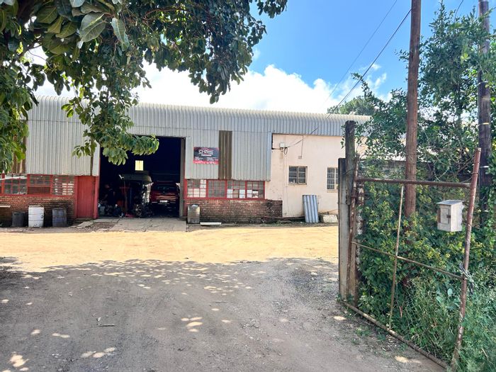 Commercial Property For Sale in Louis Trichardt Central - 1184 m² space, prime location.