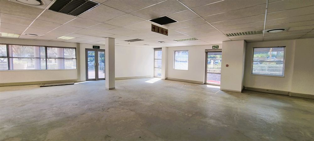 The Woodlands-Woodmead-Building 32 (8)