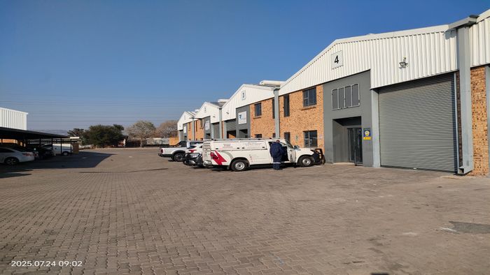 Industrial unit in Strijdompark to rent with high security and ample warehouse space.