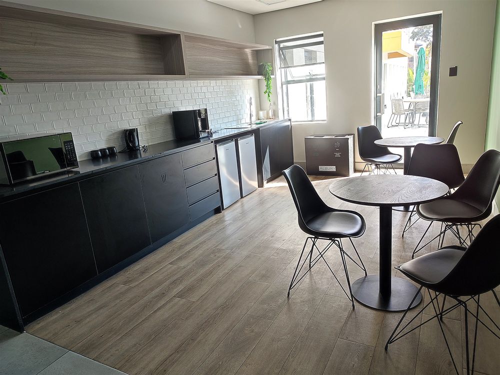 Albury Park_Dunkled West_Building 1 Kitchen