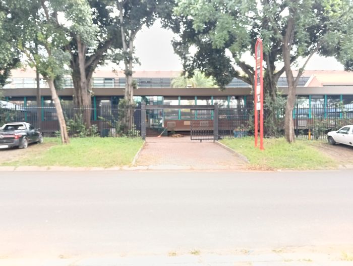 9800m2 Industrial space to rent in Koedoespoort with extensive amenities and security.