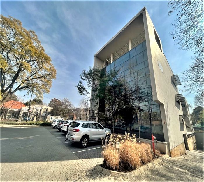 To Rent: Office in Houghton Estate with private balcony, secure parking, and kitchen.