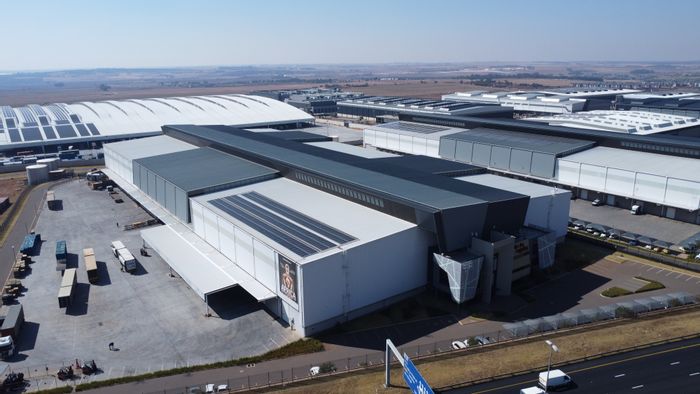 Industrial facility to rent in Glen Marais with 14,000 pallet positions and 16 roller doors.