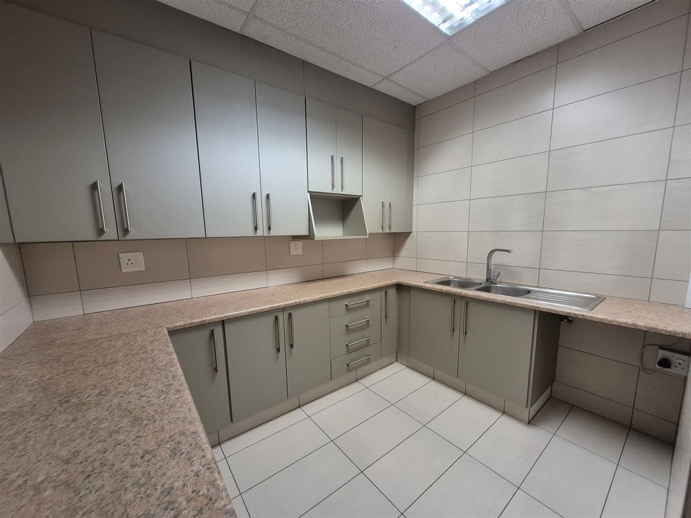 23 Fricker Road-Illovo-Grfl-419m² (2