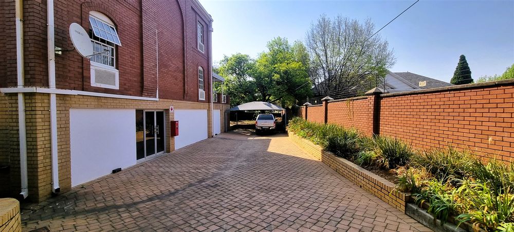 4 Georgian Crescent-Bryanston-Standalone 692m² (17)