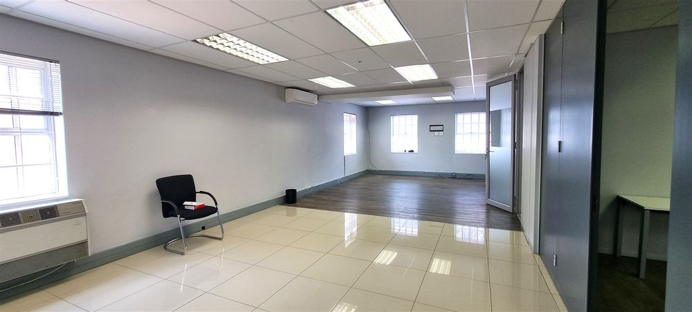 4 Georgian Crescent-Bryanston-Standalone 692m² (10)