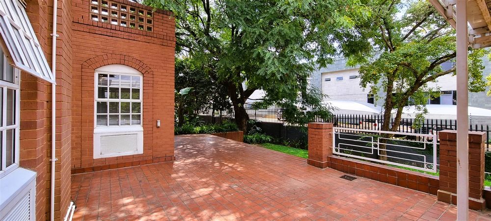 4 Georgian Crescent-Bryanston-Standalone 692m² (9)