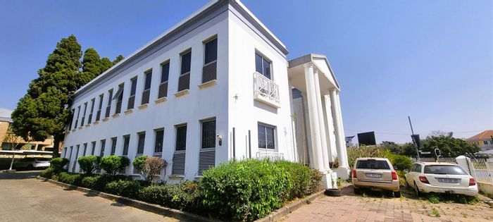 For Sale: Prime Office in Edenburg with outdoor advertising and transport access.