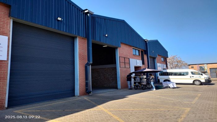 Laser Park Industrial Unit To Rent: Secure, spacious with mezzanine and 63 amps power.