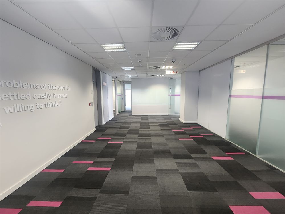 90 Grayston Dr - Sandton -1st Fl 1418m² (1